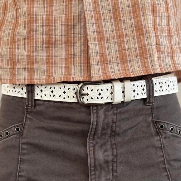 Y2k white and cream carved - Picture 2 of 7